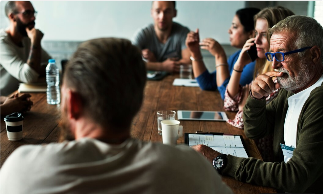 Business Meetings in Spain: Tips for Success and Cultural Insights